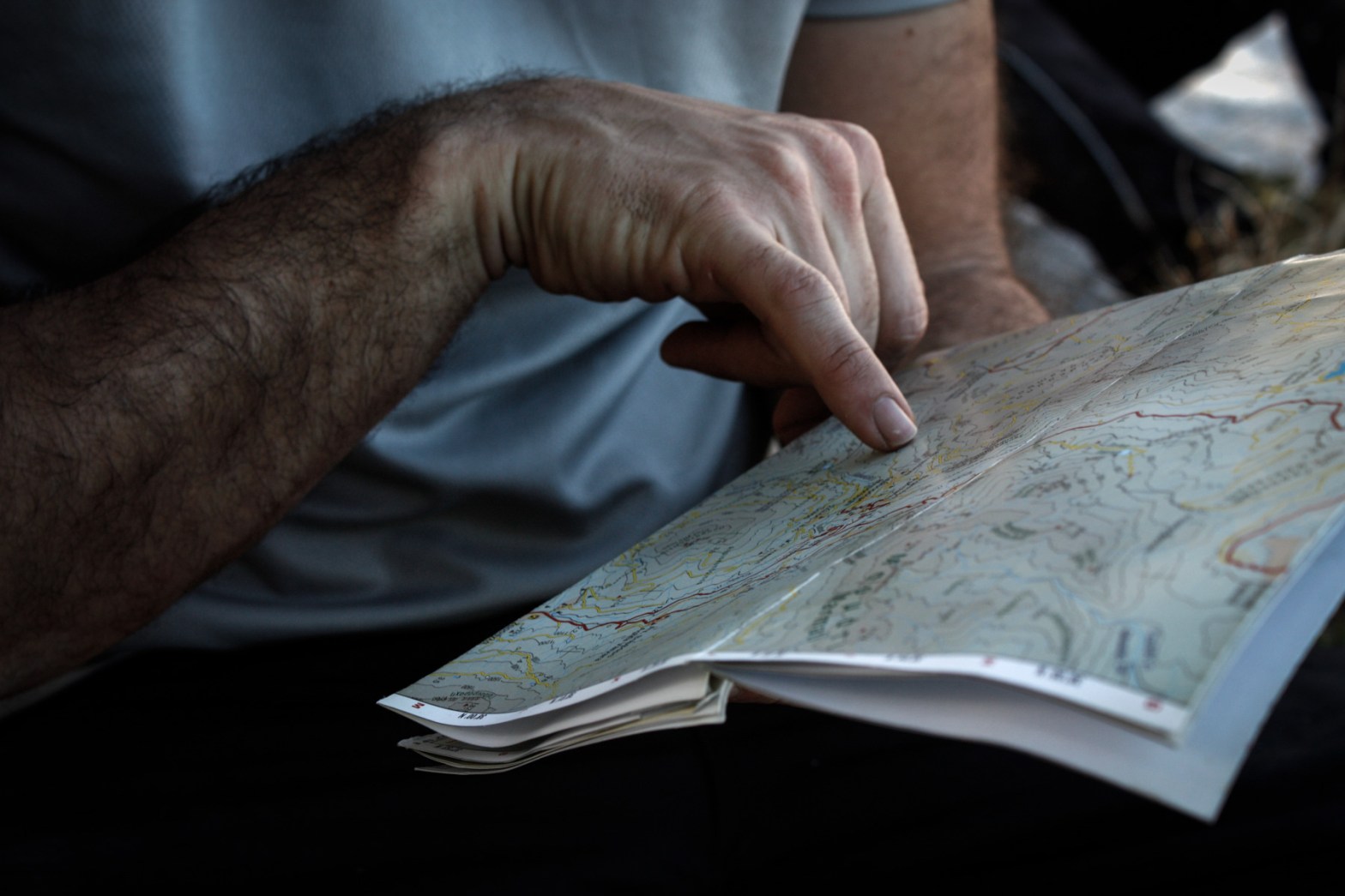 man read a map